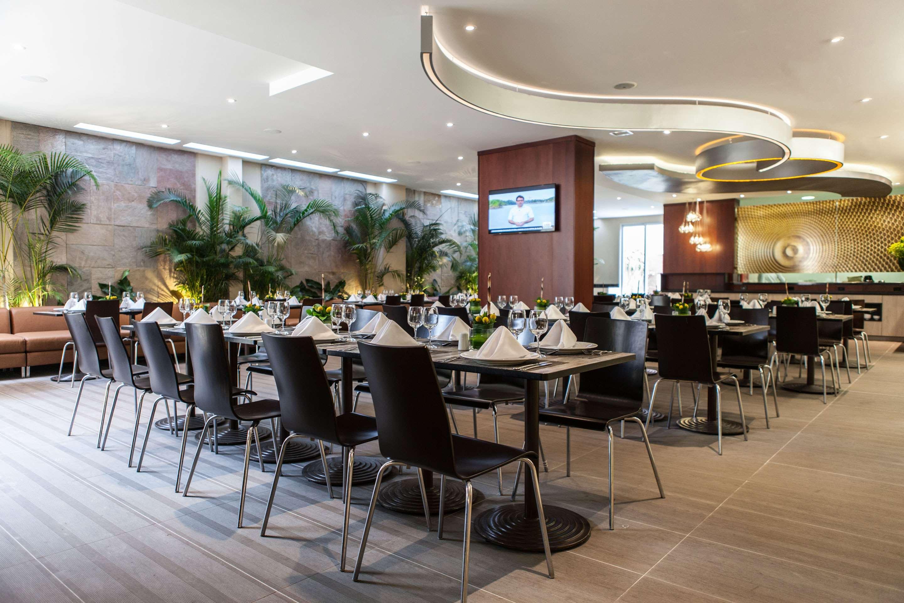 Best Western Plus 93 Park Hotel Bogotá Exteriör bild The VIP lounge at Tan Son Nhat International Airport