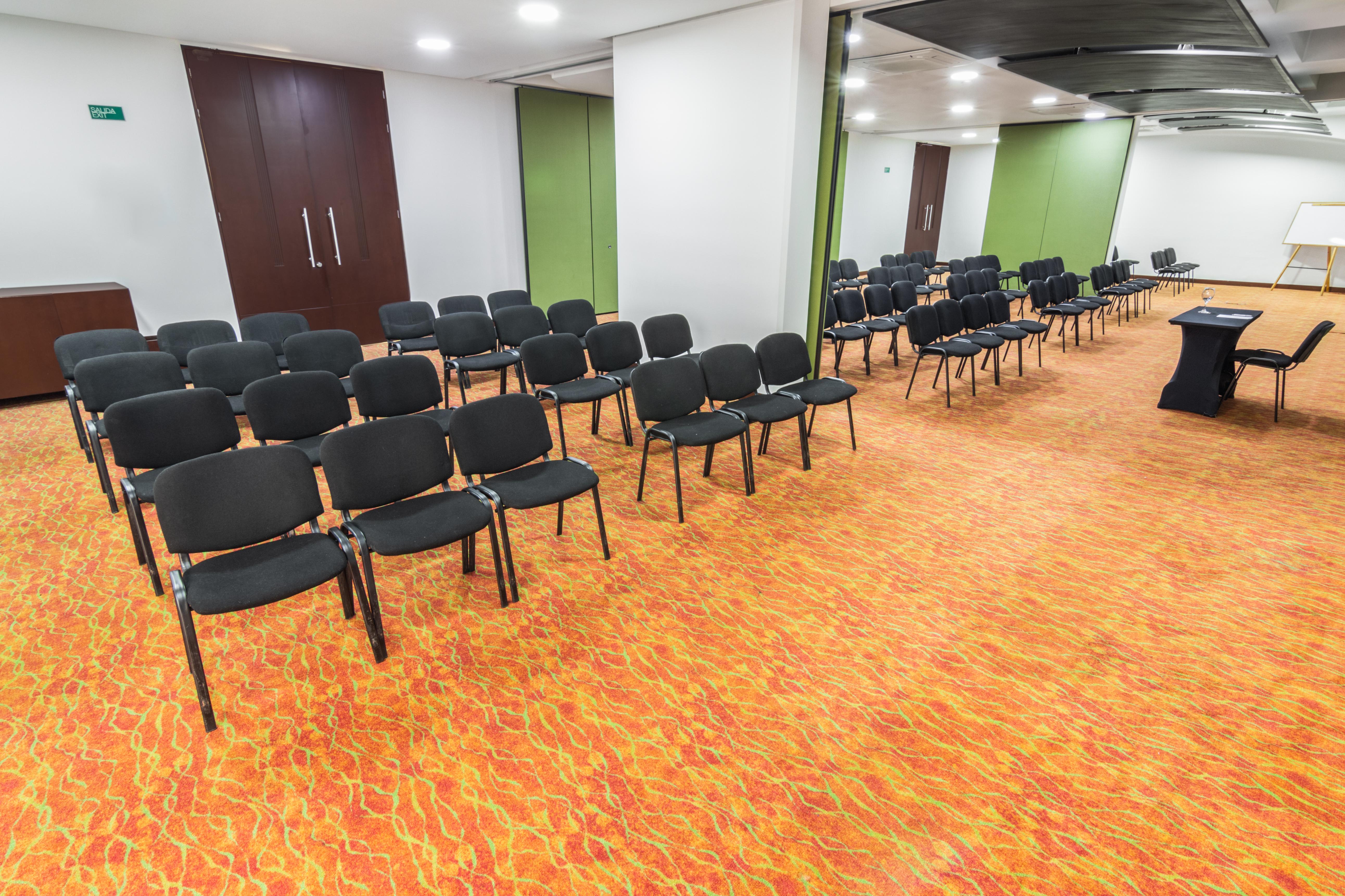 Best Western Plus 93 Park Hotel Bogotá Exteriör bild A meeting room at the hotel