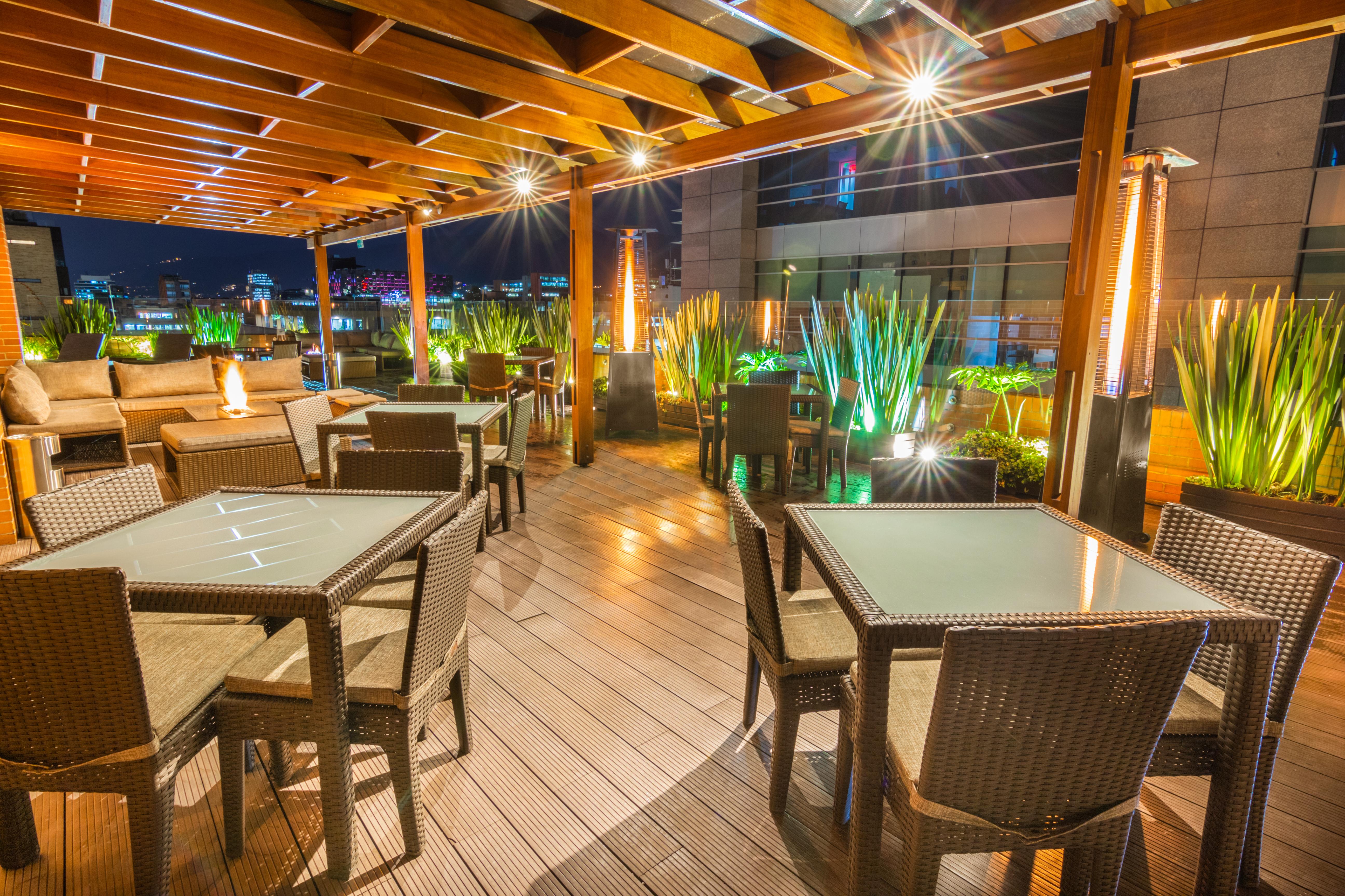 Best Western Plus 93 Park Hotel Bogotá Exteriör bild Rooftop bar