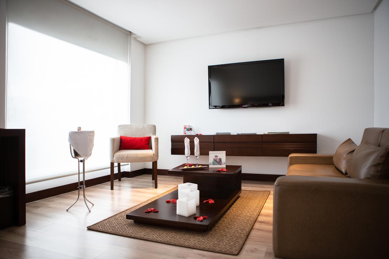Best Western Plus 93 Park Hotel Bogotá Exteriör bild A living room at the hotel