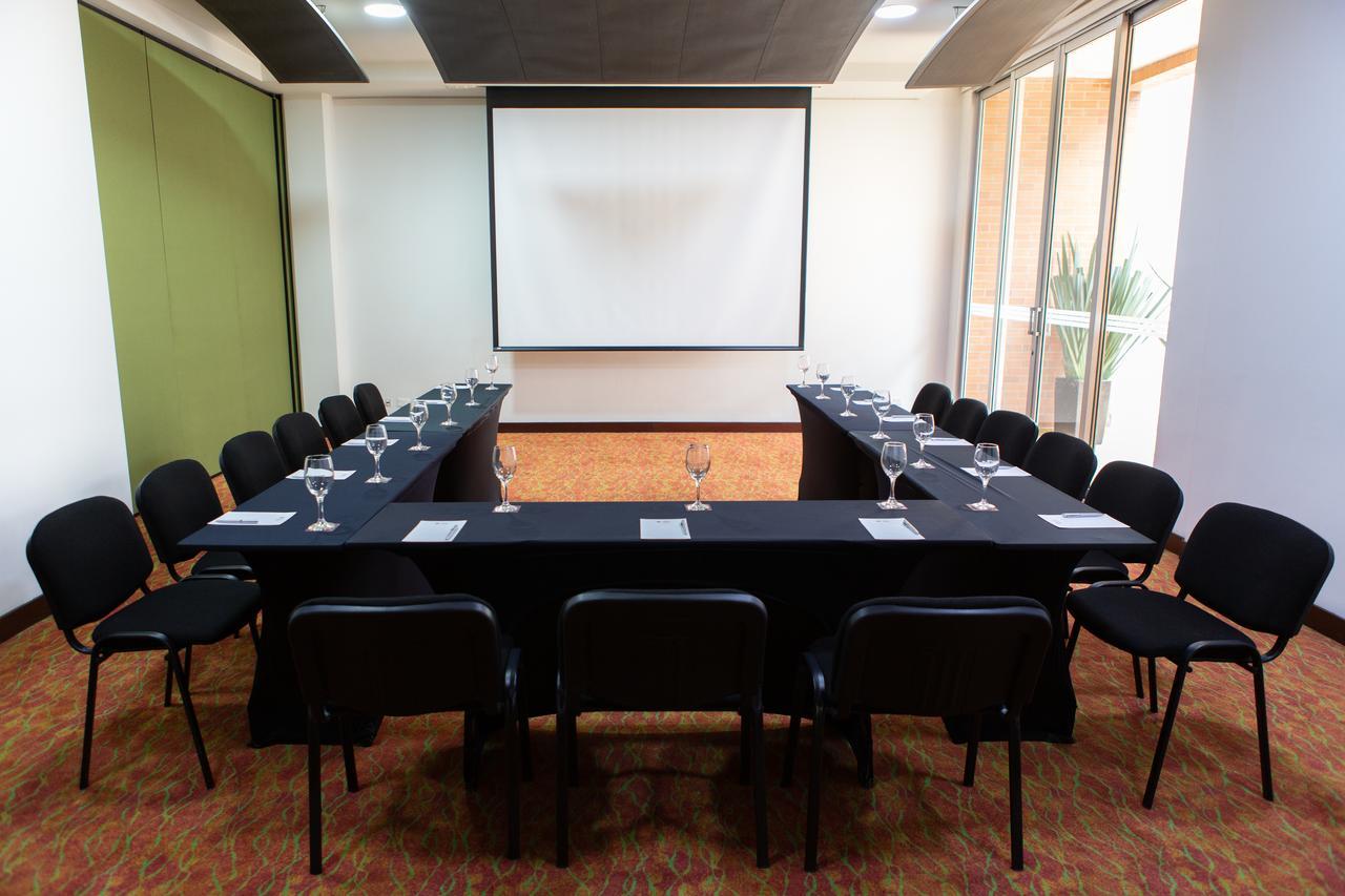 Best Western Plus 93 Park Hotel Bogotá Exteriör bild Meeting room